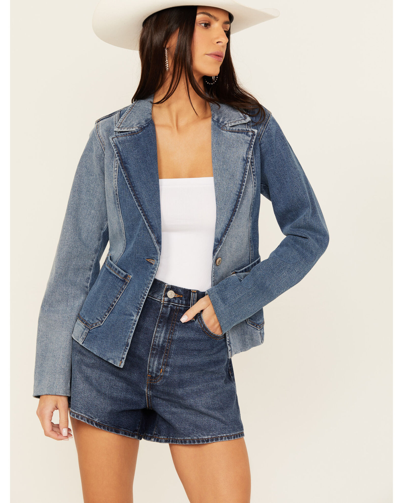 Product Name: Shyanne Women's Oasis Medium Wash Denim Blocked Comfort  Stretch Blazer