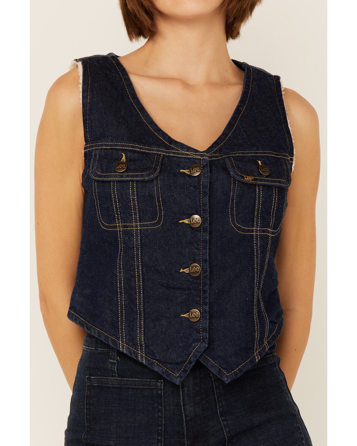 lee sleeveless jacket